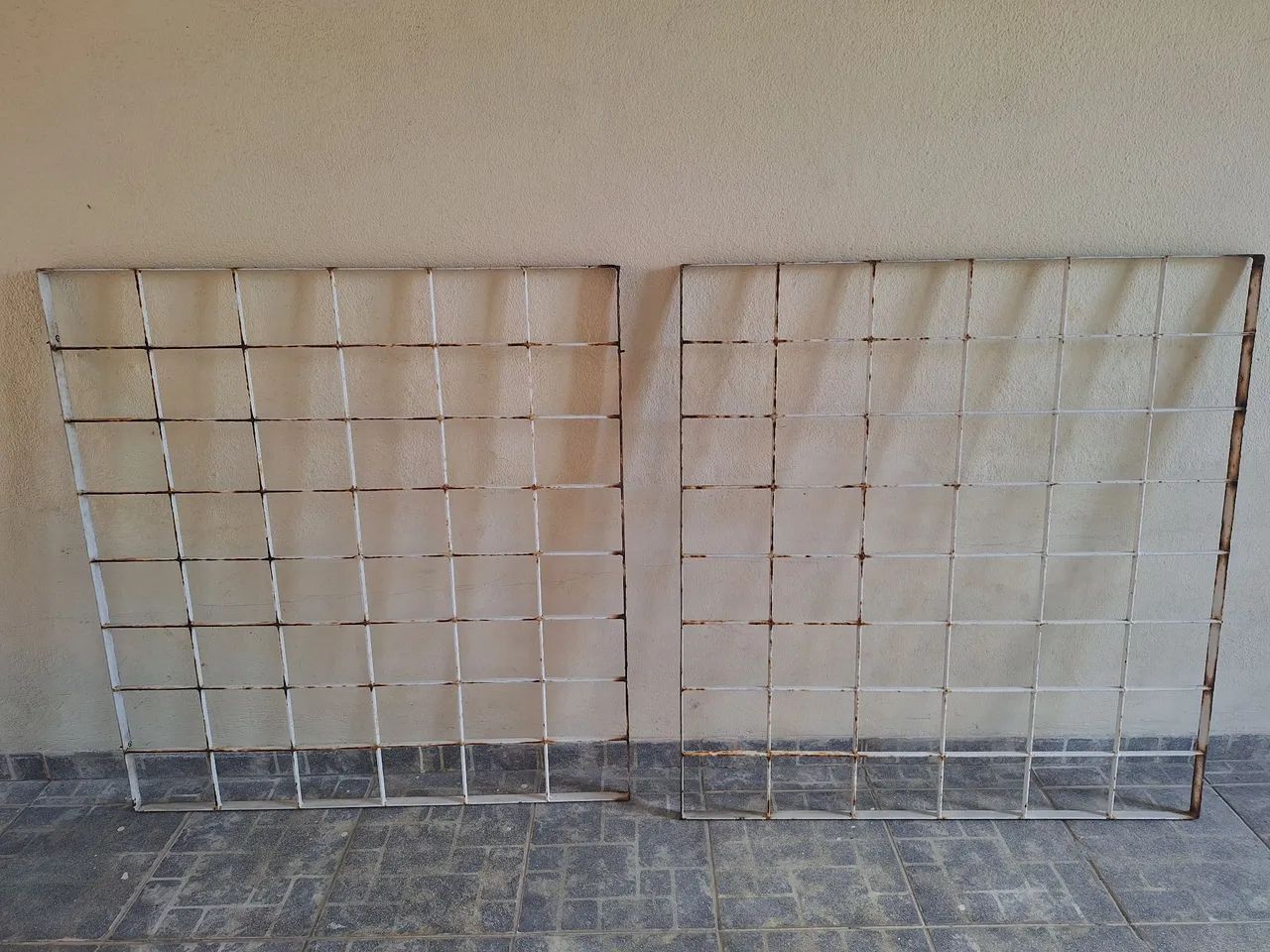 Duas grades de ferro 1m x 94cm64842085517186120