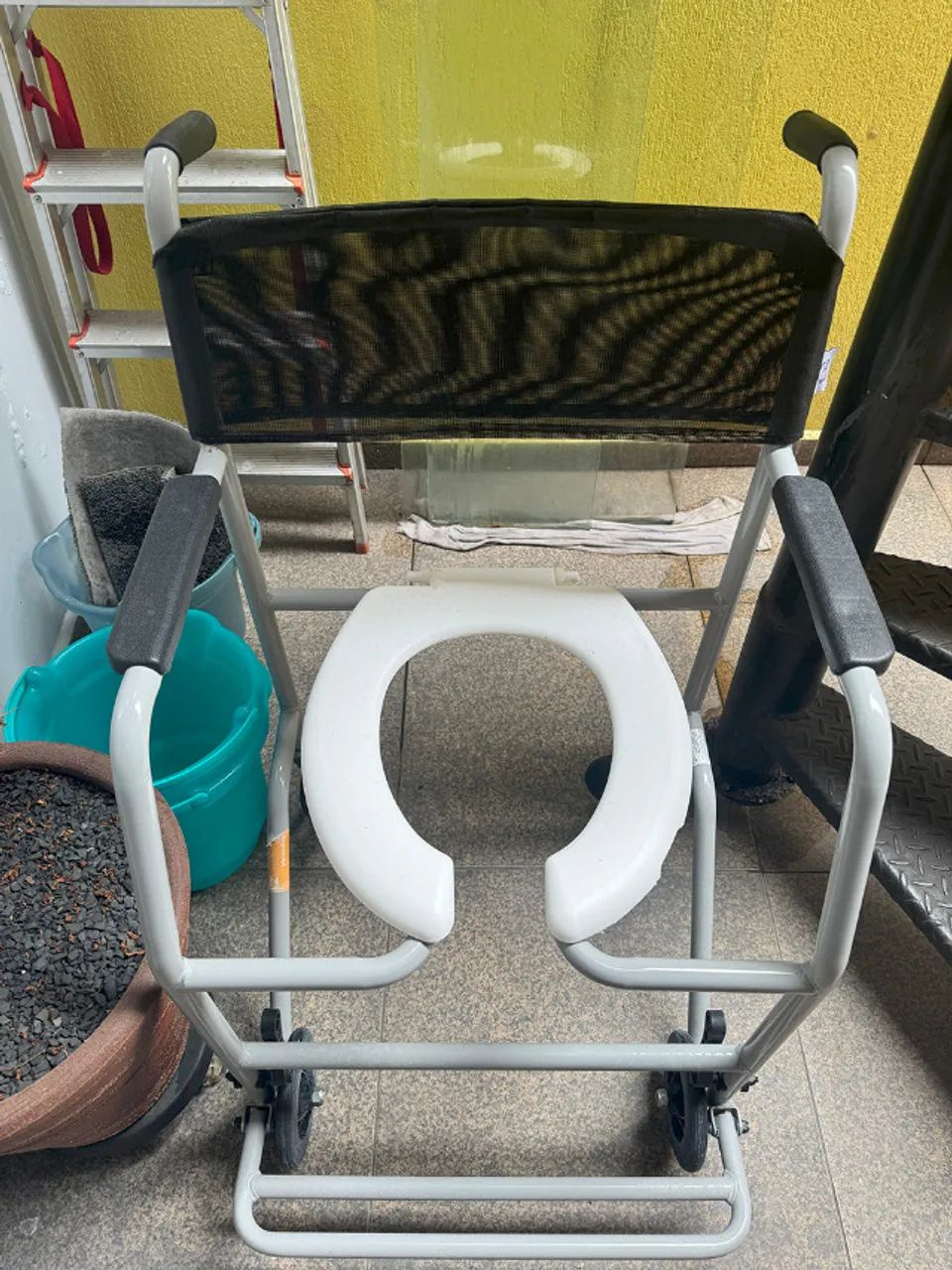 Cadeira de Banho com Rodas