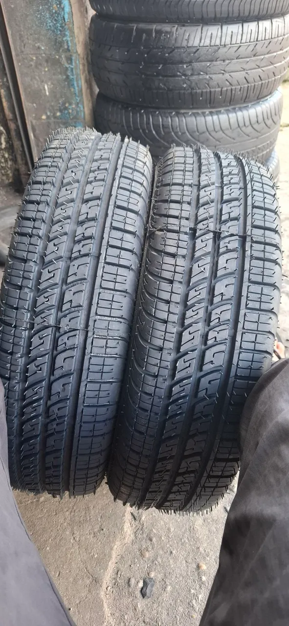 2 Pneus Novos para Carro aro 14/ 175 /65
