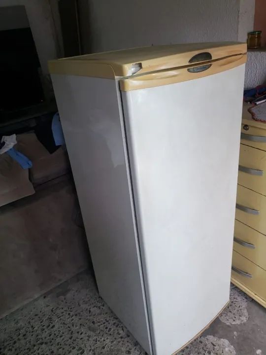 Vende se ou troca por uma pia com gabinete