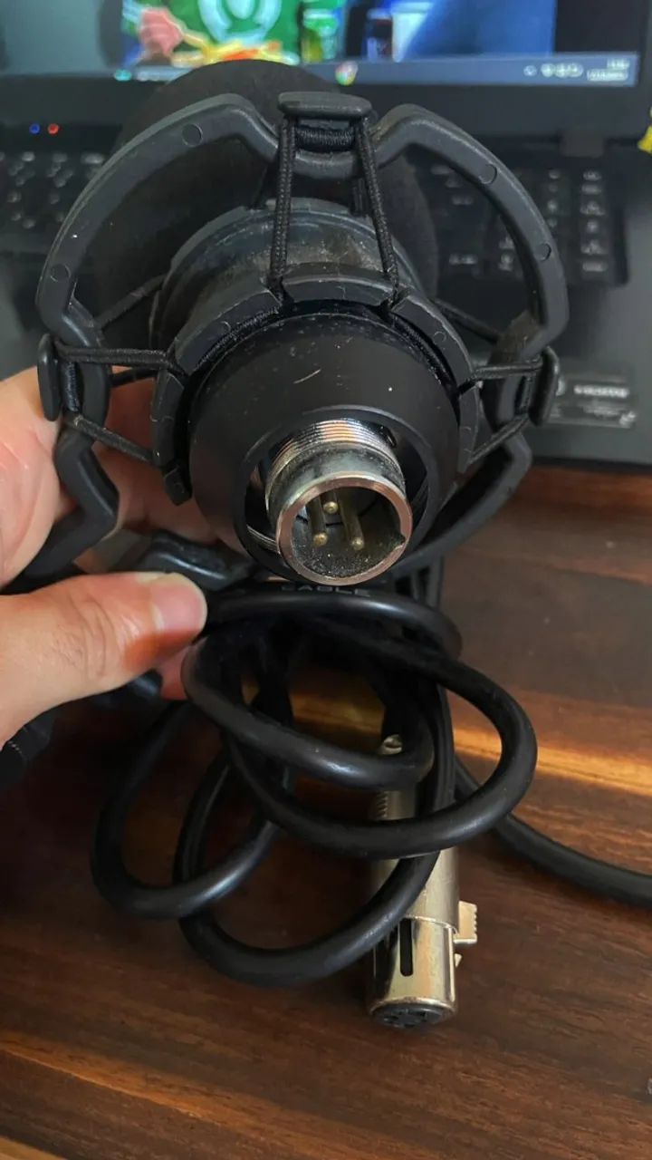 Microfone Condensador Wvngr BM-700 com Shockmount - Dourado - Foto 4