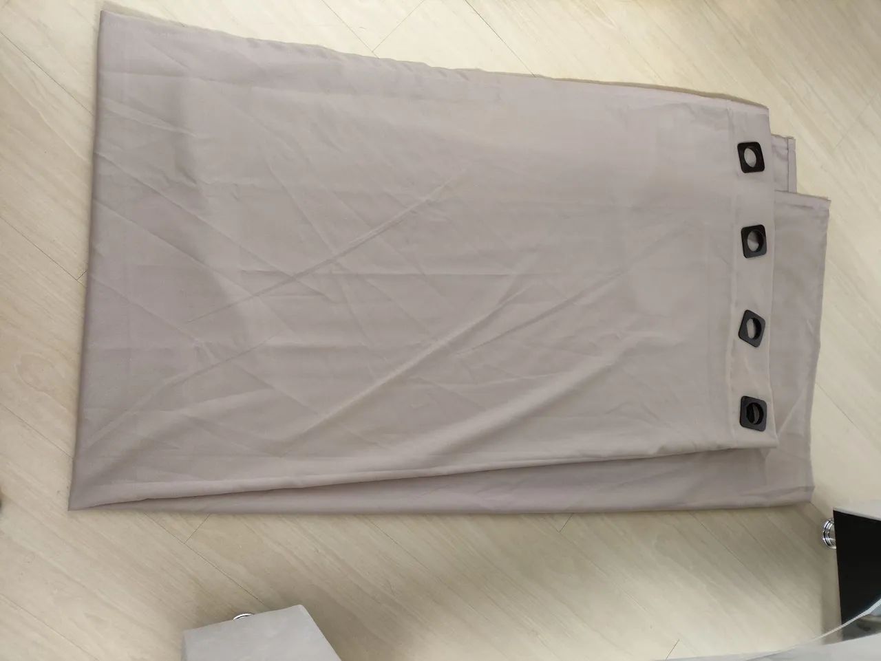 Cortinas  bege com ilhós - Foto 2