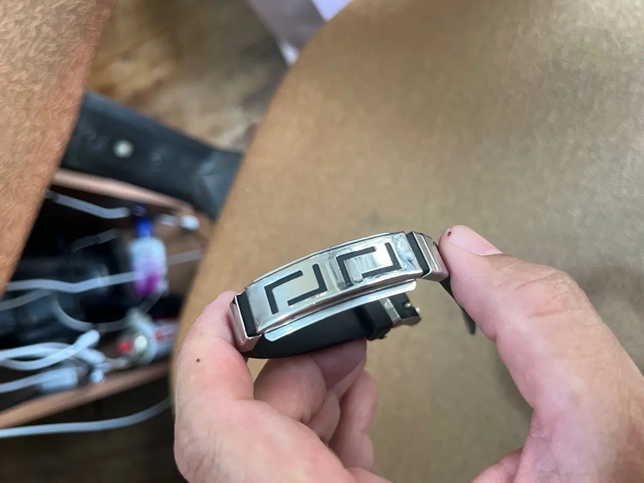 Pulseira Masculina de Aço Inoxidável com Design Moderno