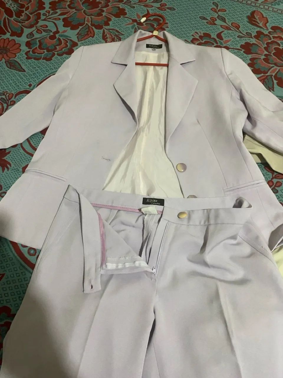 Conjunto de Blazer e Calça Lilás