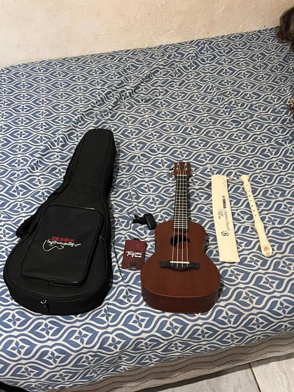 Ukulele tagima 25k + flauta Yamaha e afinador mais capa