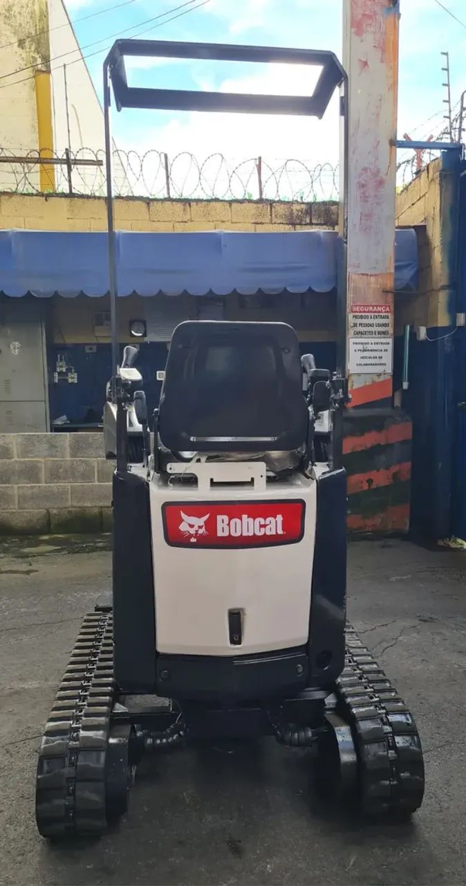 Mini Escavadeira Bobcat Mod. E10 Ano 2023 Com +/- 695.34h - Foto 5