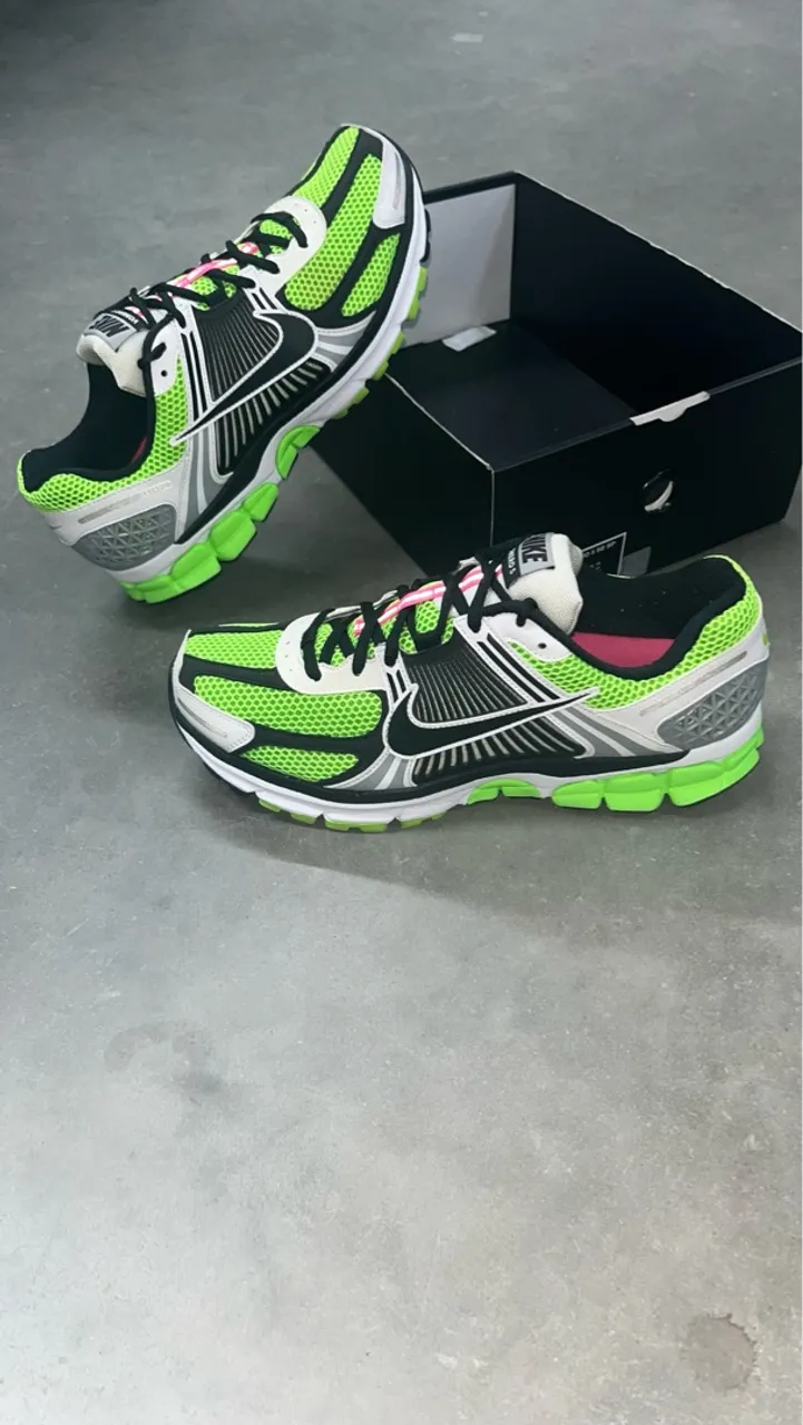 Tênis Nike Zoom Vomero 5