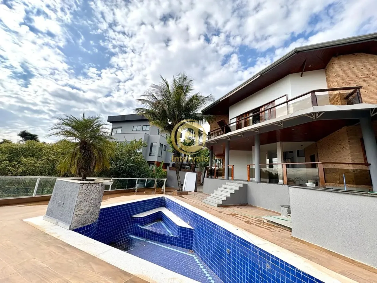 SOBRADO EM CONDOMINIO DE ALTO PADRÃO PARA LOCAÇÃO - JACAREI/SP