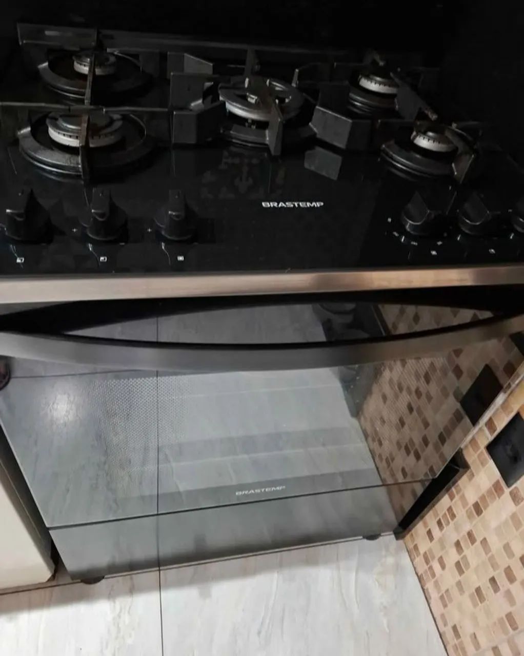 Fogão Brastemp 5 Bocas tampo de vidro - Foto 2