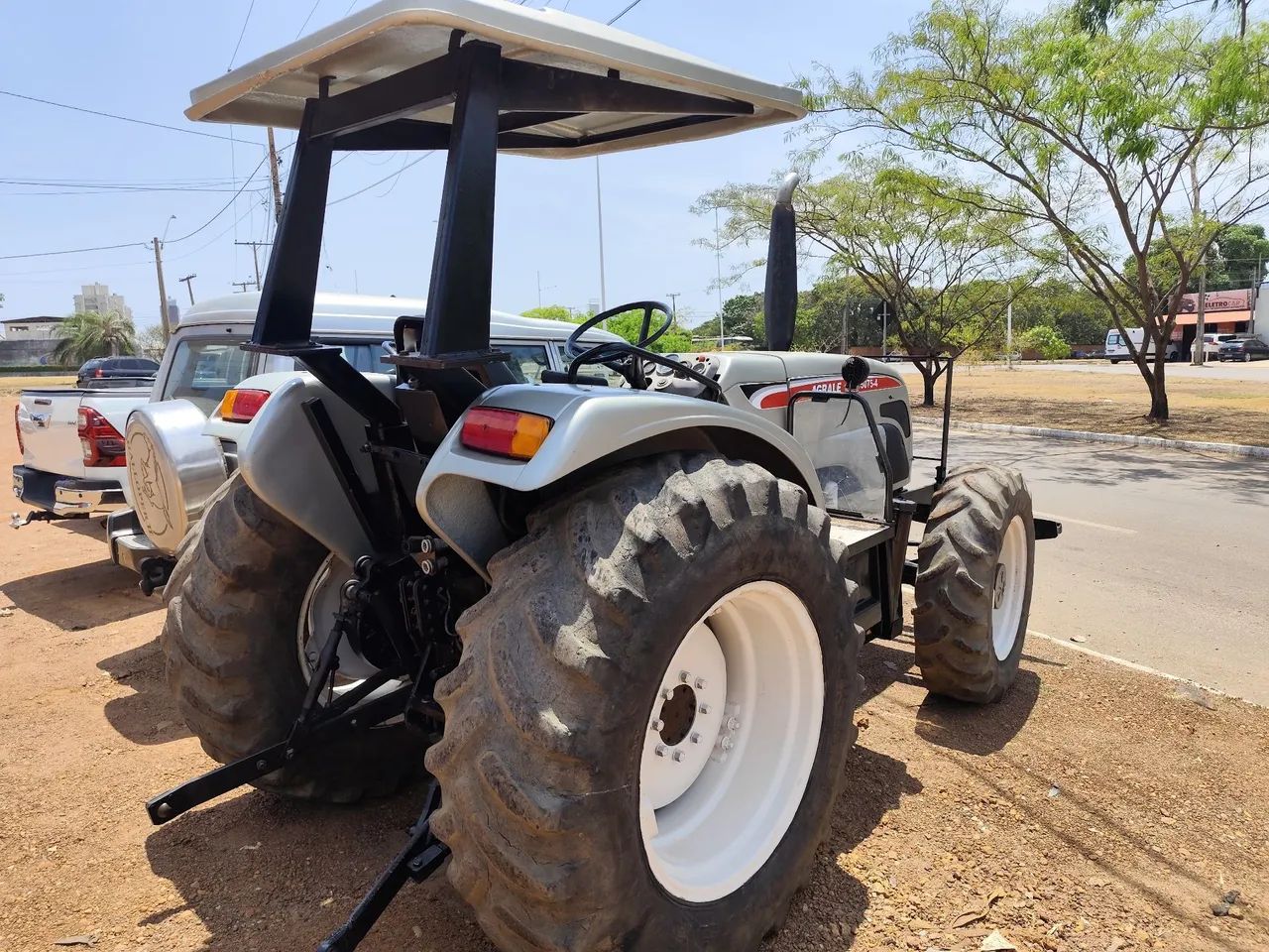 Trator 4x4 Agrale 5075-4  