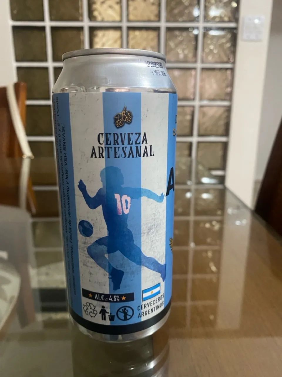 Lata cerveja Decorativa Maradona - El Mejor de Todos Los Tiempos - Foto 3