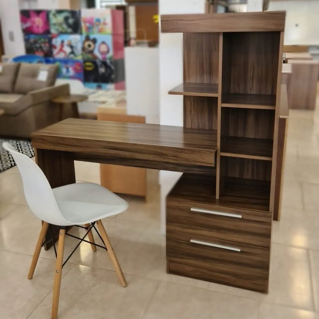 Escrivaninha com estante e gavetas - Design moderno