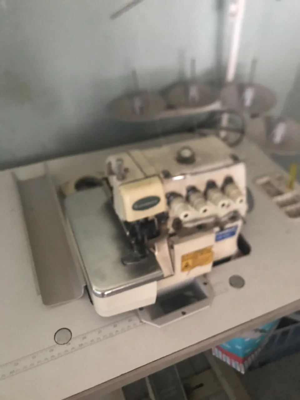Máquina de Costura Industrial Overlock