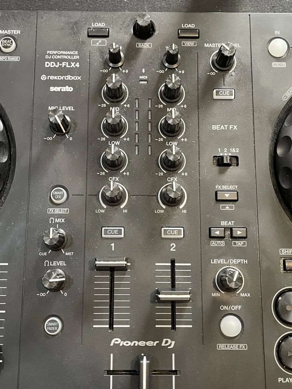 Controladora Pioneer DJ DDJ-FLX4 rekordbox Serato djay Usada - Foto 2