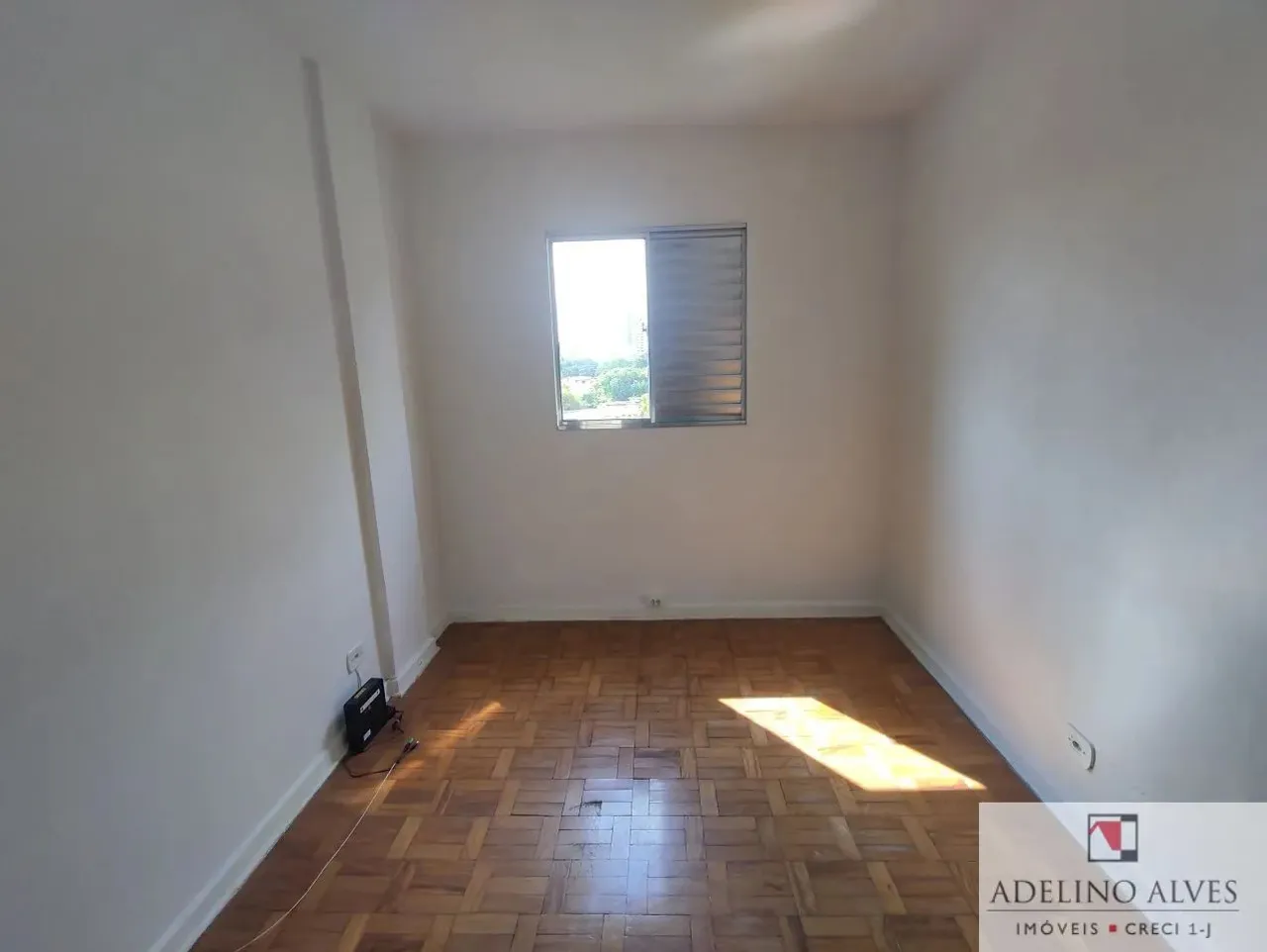 Vendo Studio no Planalto Paulista, próximo Av. Indianópolis