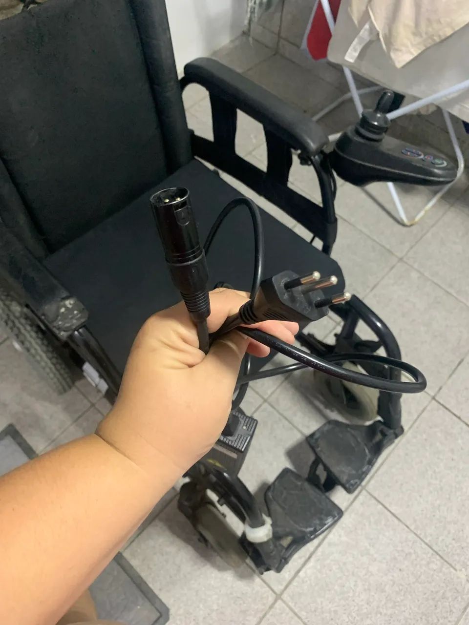 Cadeira de Rodas Elétrica Completa e Funcional