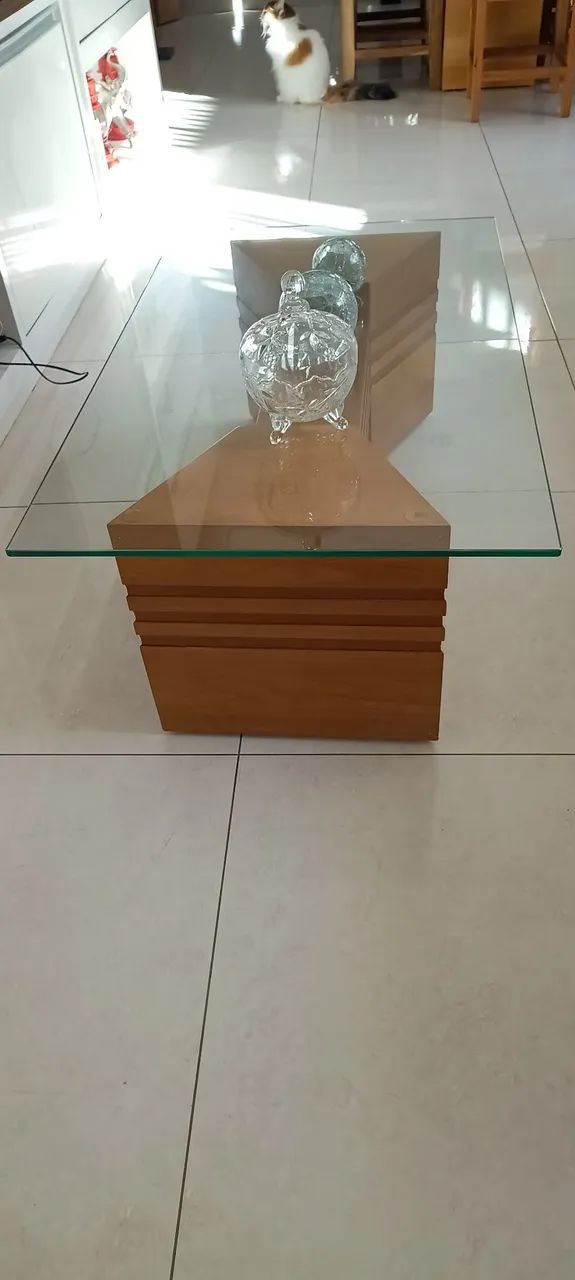 Mesa de centro de vidro com base de madeira - Foto 3