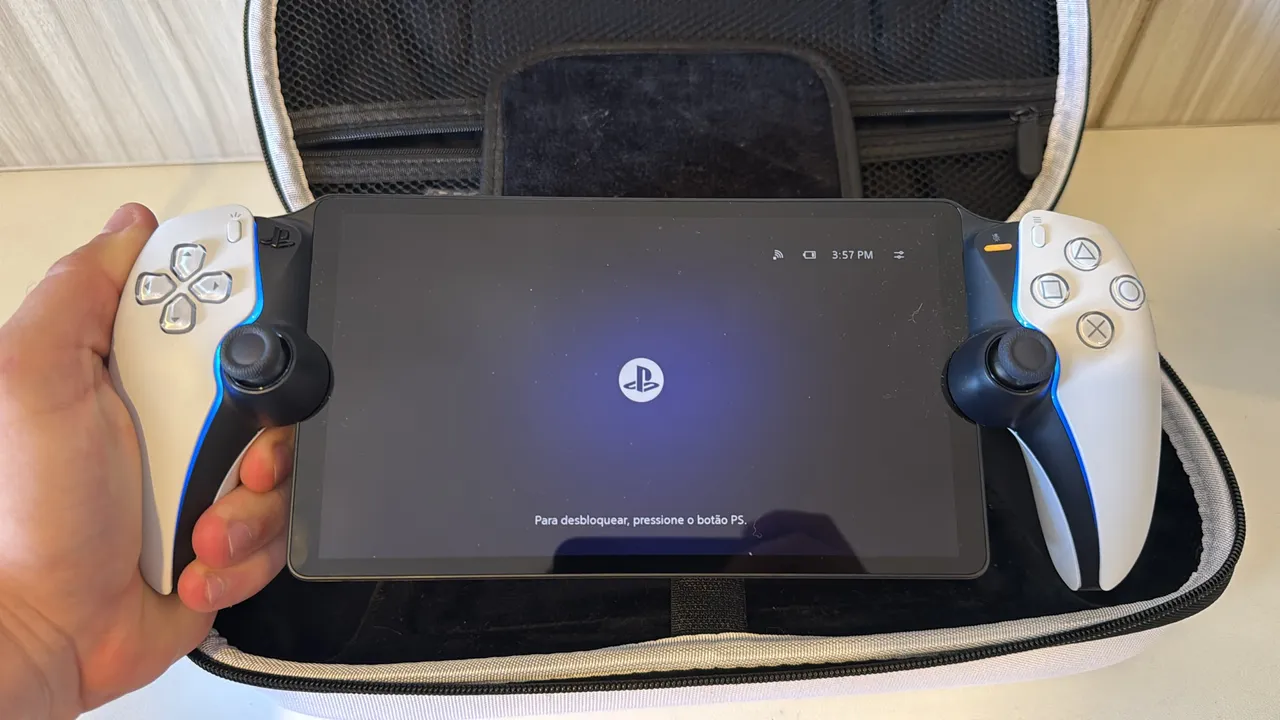 PlayStation Portal + 2 anos de garantia + maleta personalizada