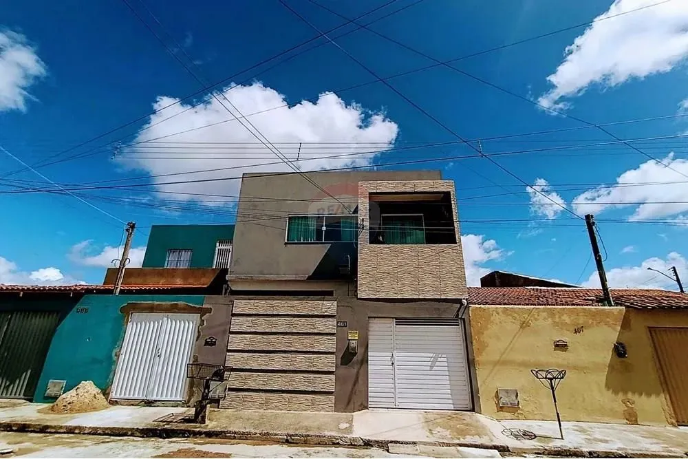 Duplex com 4 Quartos e 2 Suítes no Eustáquio Gomes Com Energia Solar Maceió/AL