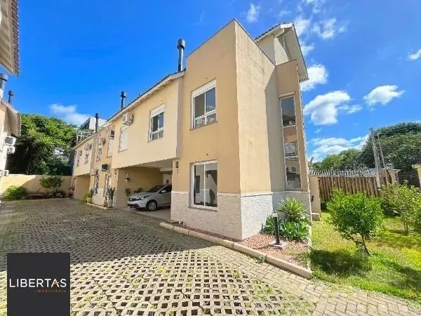 Casa Condominio em Porto Alegre, no bairro Ipanema, com 3 dormitório(s), e 3 banheiros, à