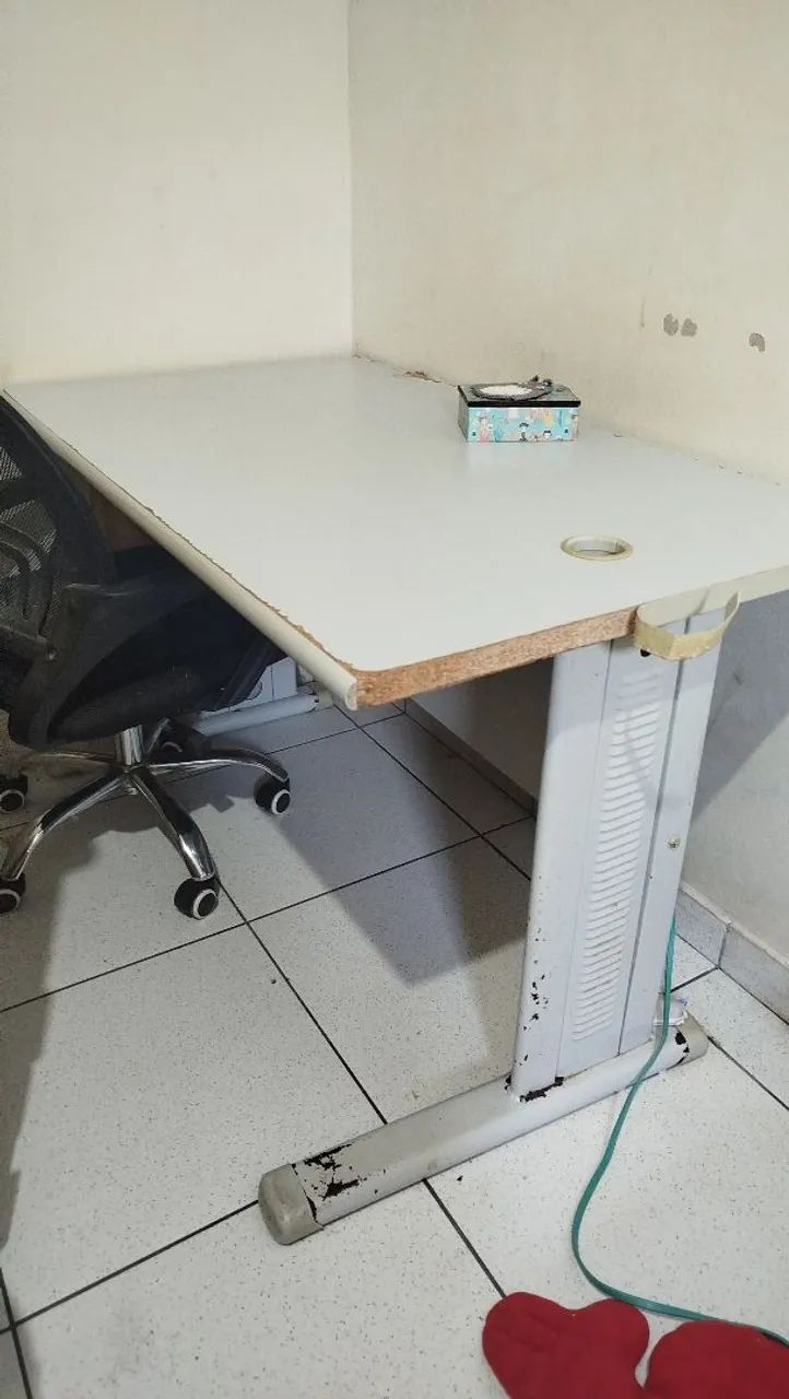 Doação de mesa de escritório 