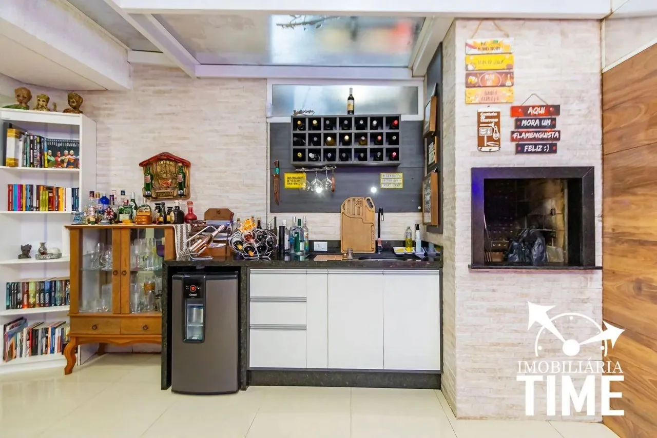 Sobrado com 3 dormitórios para alugar, 93 m² por R$ 3.441,50/mês - Uberaba - Curitiba/PR
