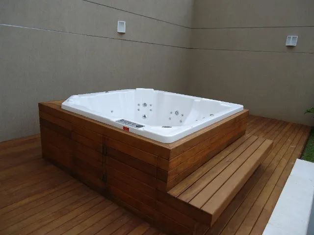 Deck de madeira para spa banheiras e jardins  - Foto 2