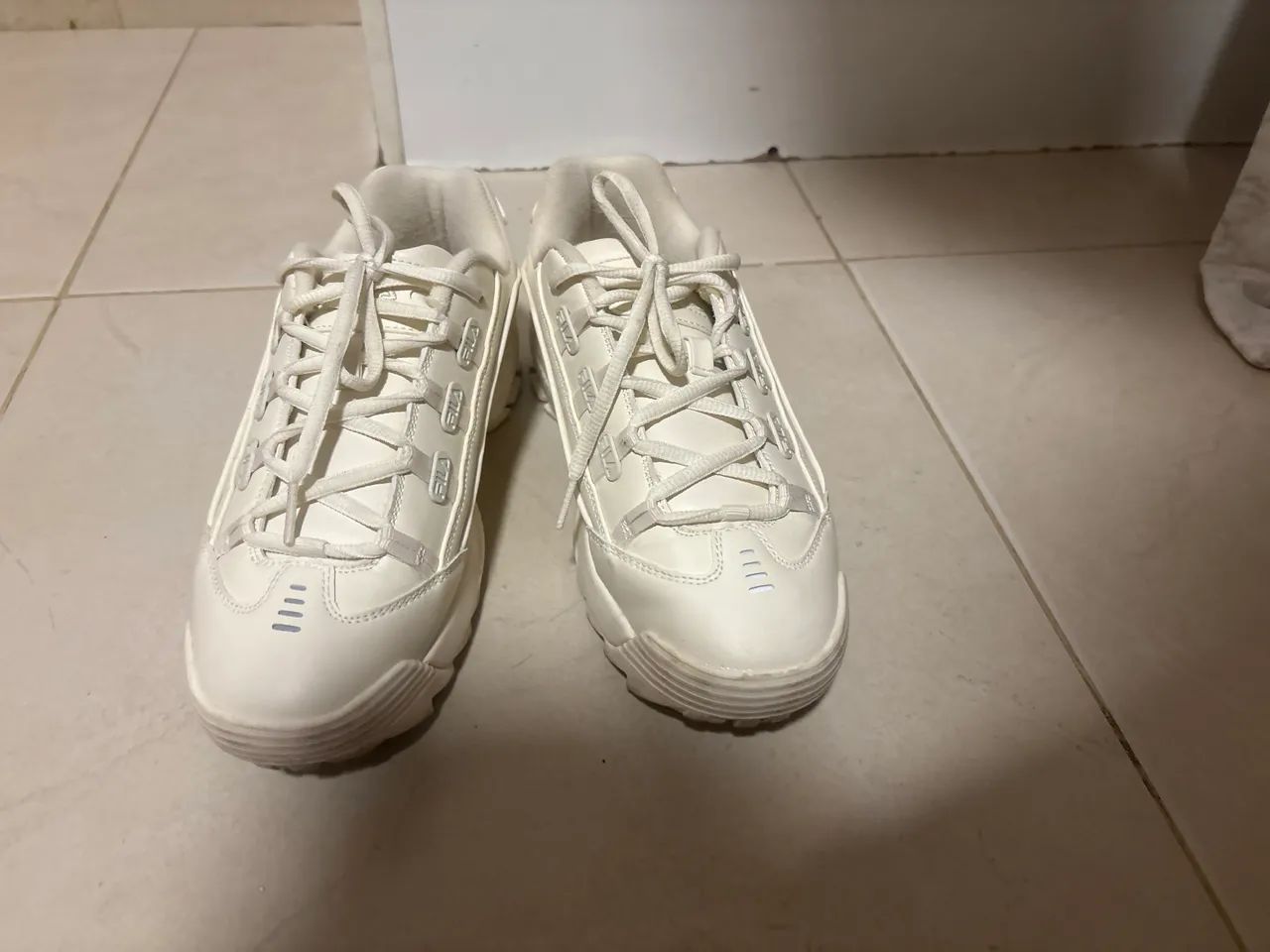 Tênis Fila branco