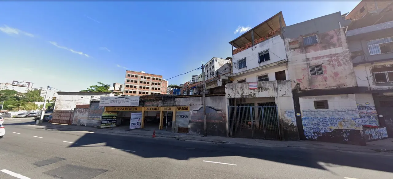 Terreno para venda com 798 metros quadrados na Av. Bonocô