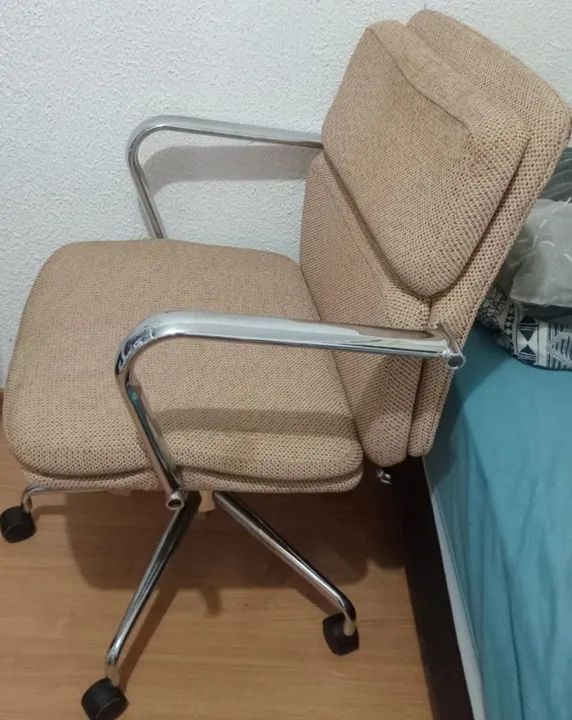 Cadeira de Escritório com Rodinhas - Foto 3