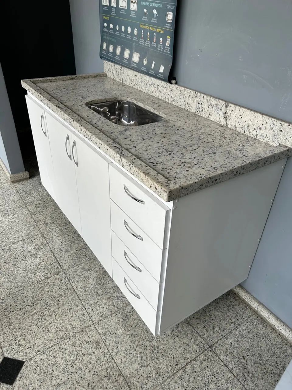 Pia de Granito Branco Dallas com Gabinete Novos  - Foto 3