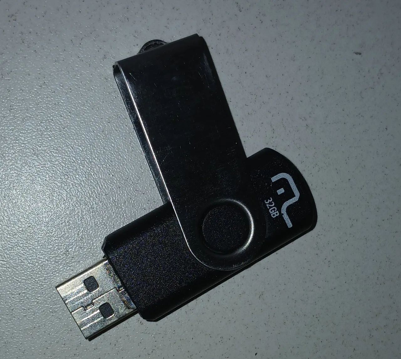 PEN DRIVE 28 GB NOVO E TESTADO PENDRIVE