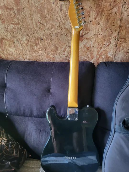 Guitarra Elétrica Telecaster Preta com Case - Foto 4