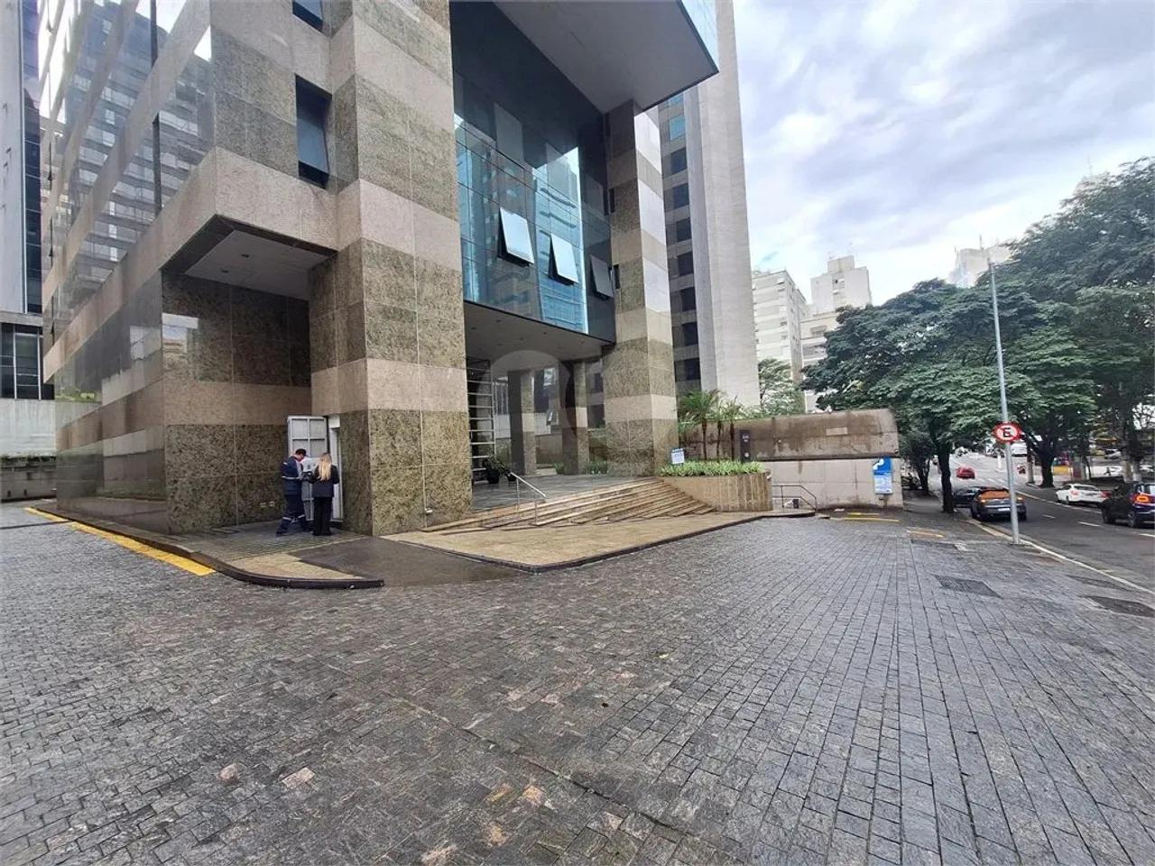 Salas para locação em Cerqueira César - SP