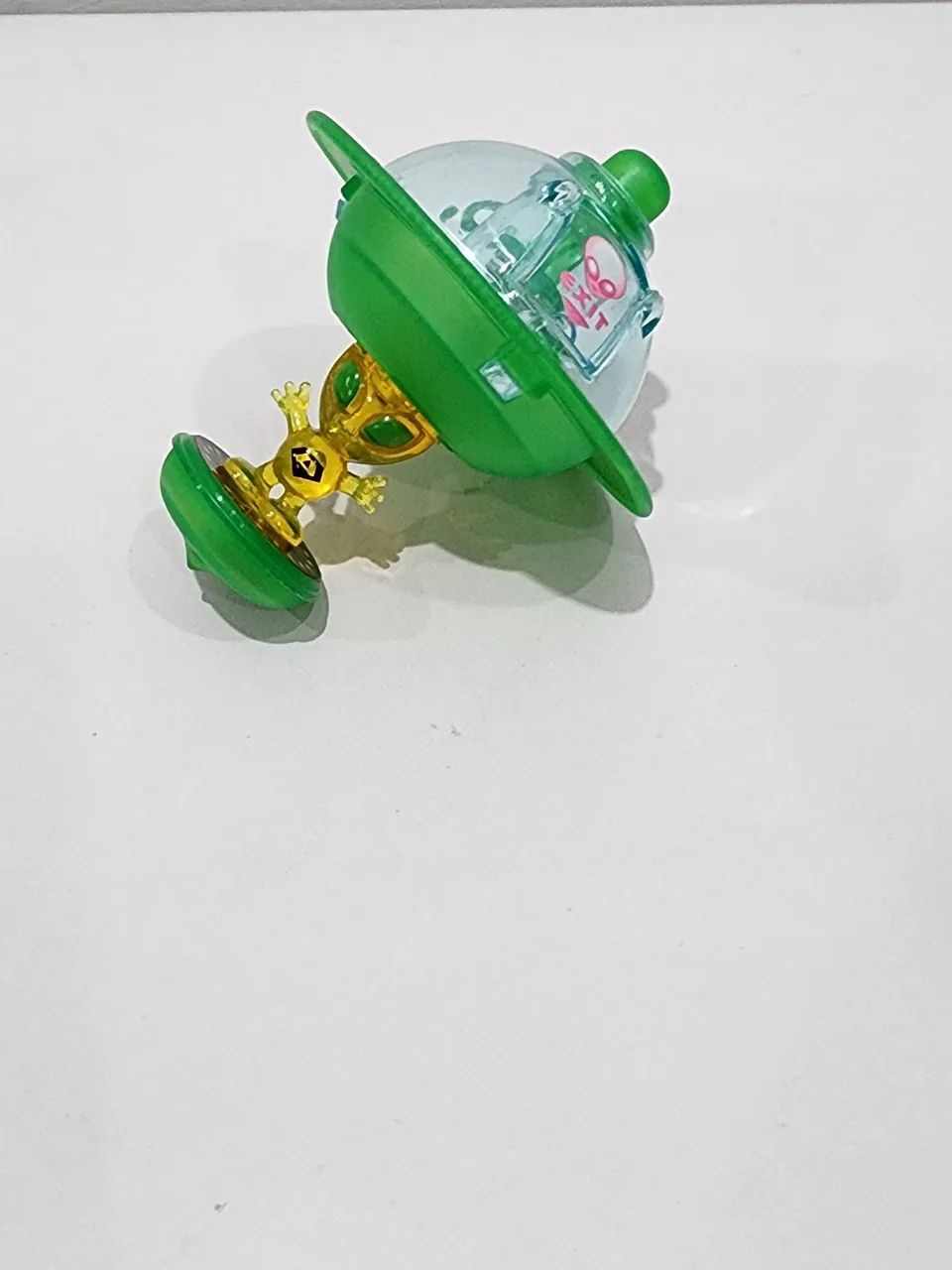 Brinquedo vintage Alienígena - Nave e ET pião - Foto 2