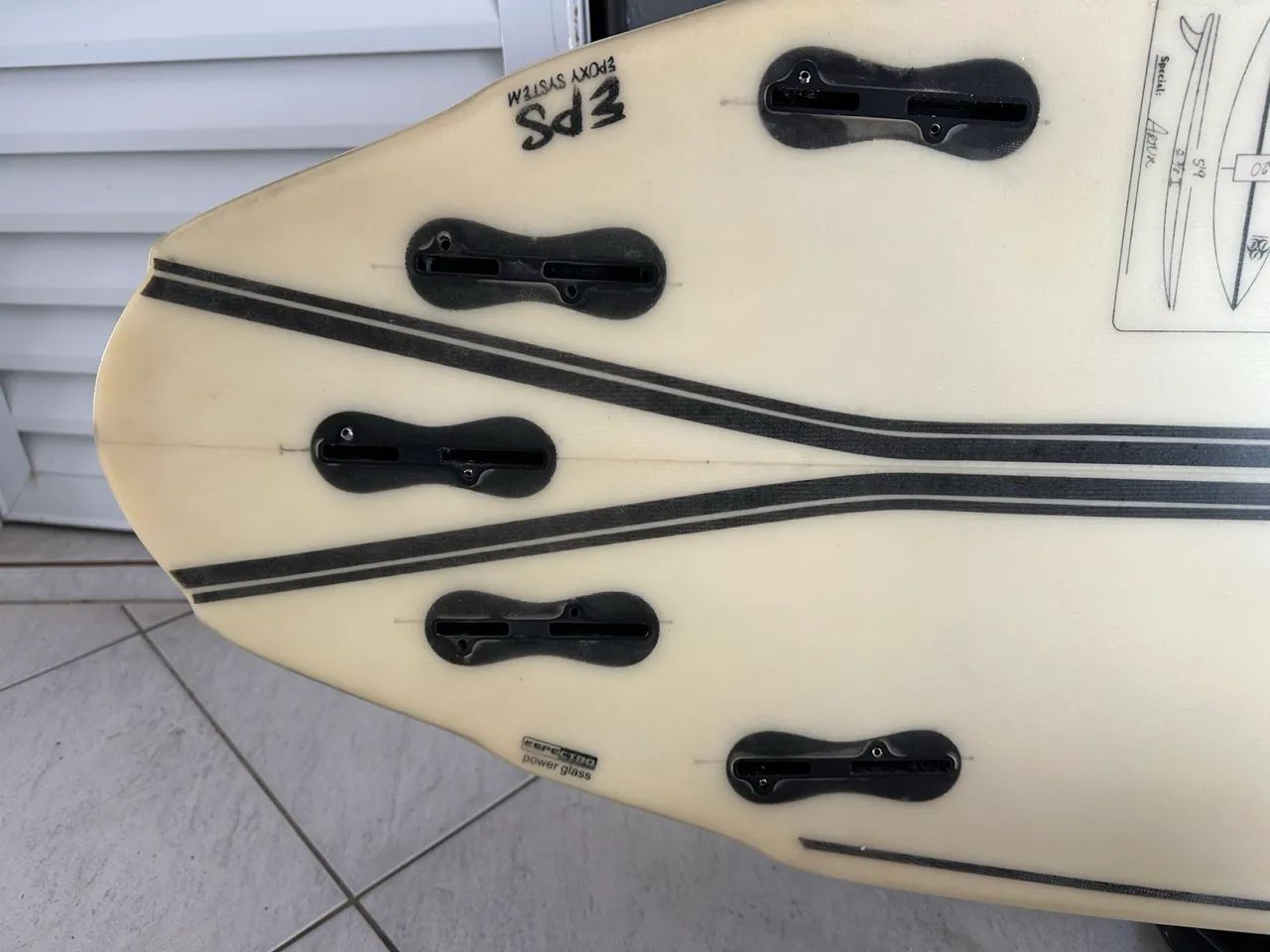Prancha de surf 5?9 sem detalhes 