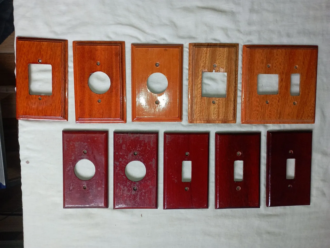 Espelhos de tomadas e interruptores Decorativas em Madeira para sua Casa