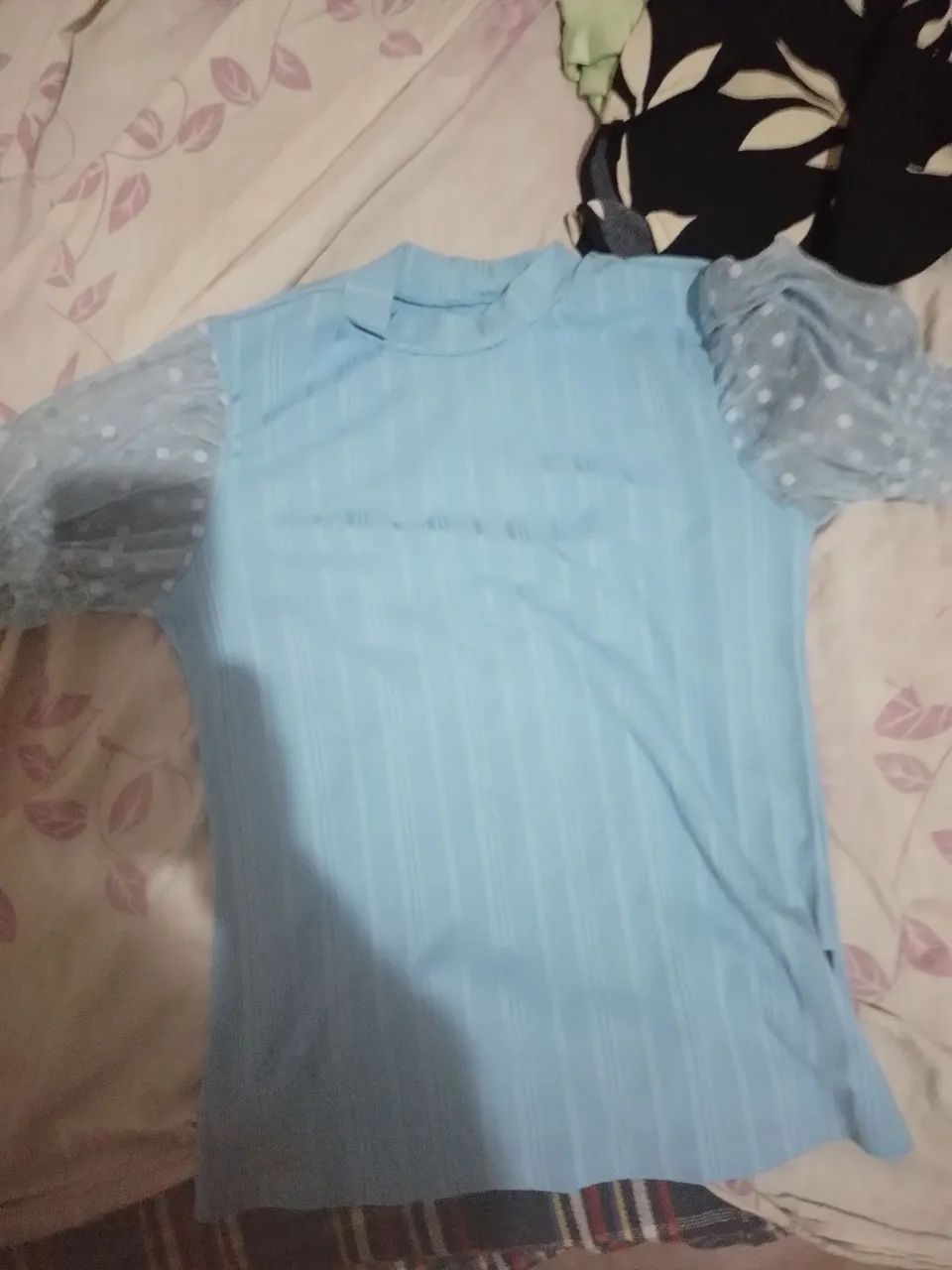 Vendo roupas seminova - Foto 4