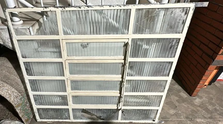 Janela e Porta de ferro