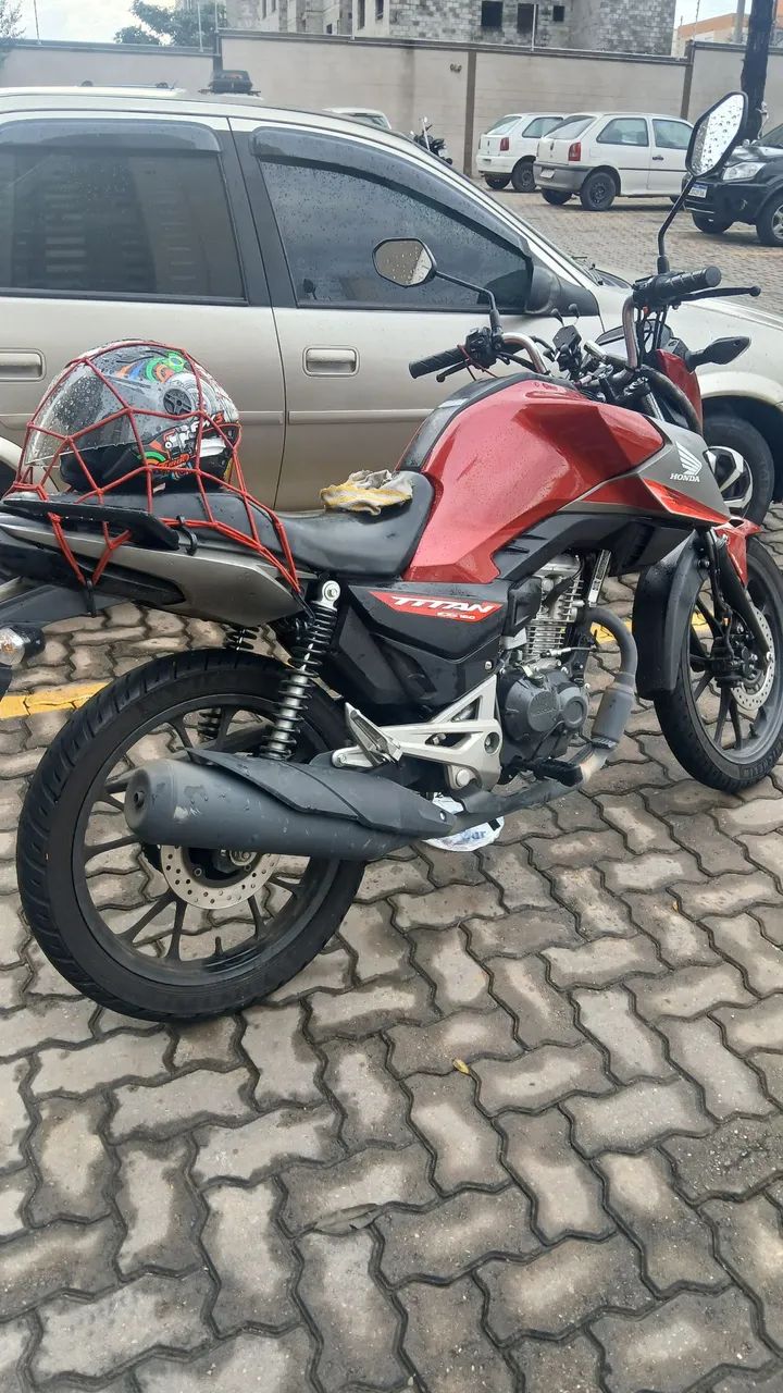 Titan 160 vermelha flex.