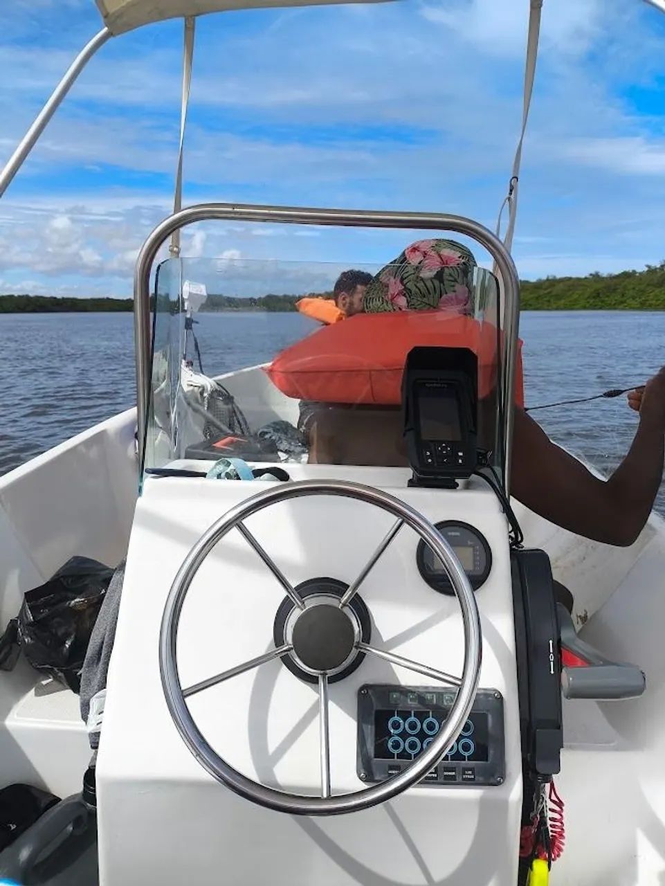 Lancha de pesca completa  - Foto 2