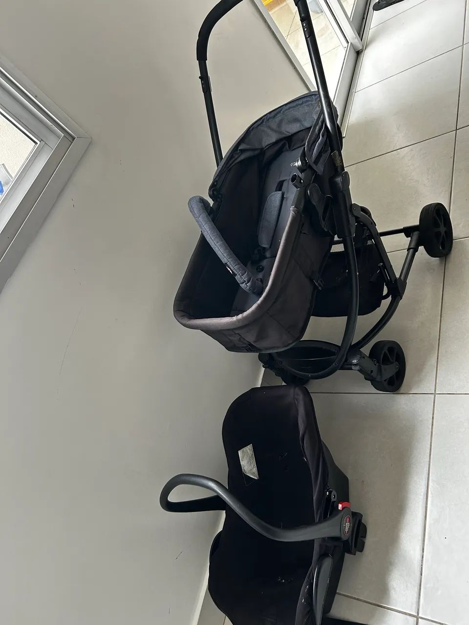 Carrinho de Bebe Moises Bebe Conforto e Base Kiddo Trek cinza  - Foto 3