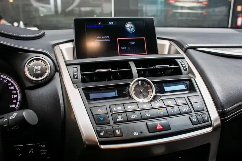 Lexus NX-200t F-sport 2.0 16V 238cv Aut., foto 17 de 20