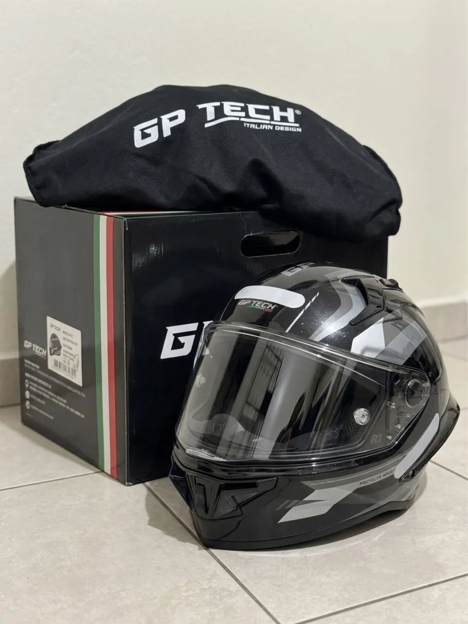 Capacete gp tech 