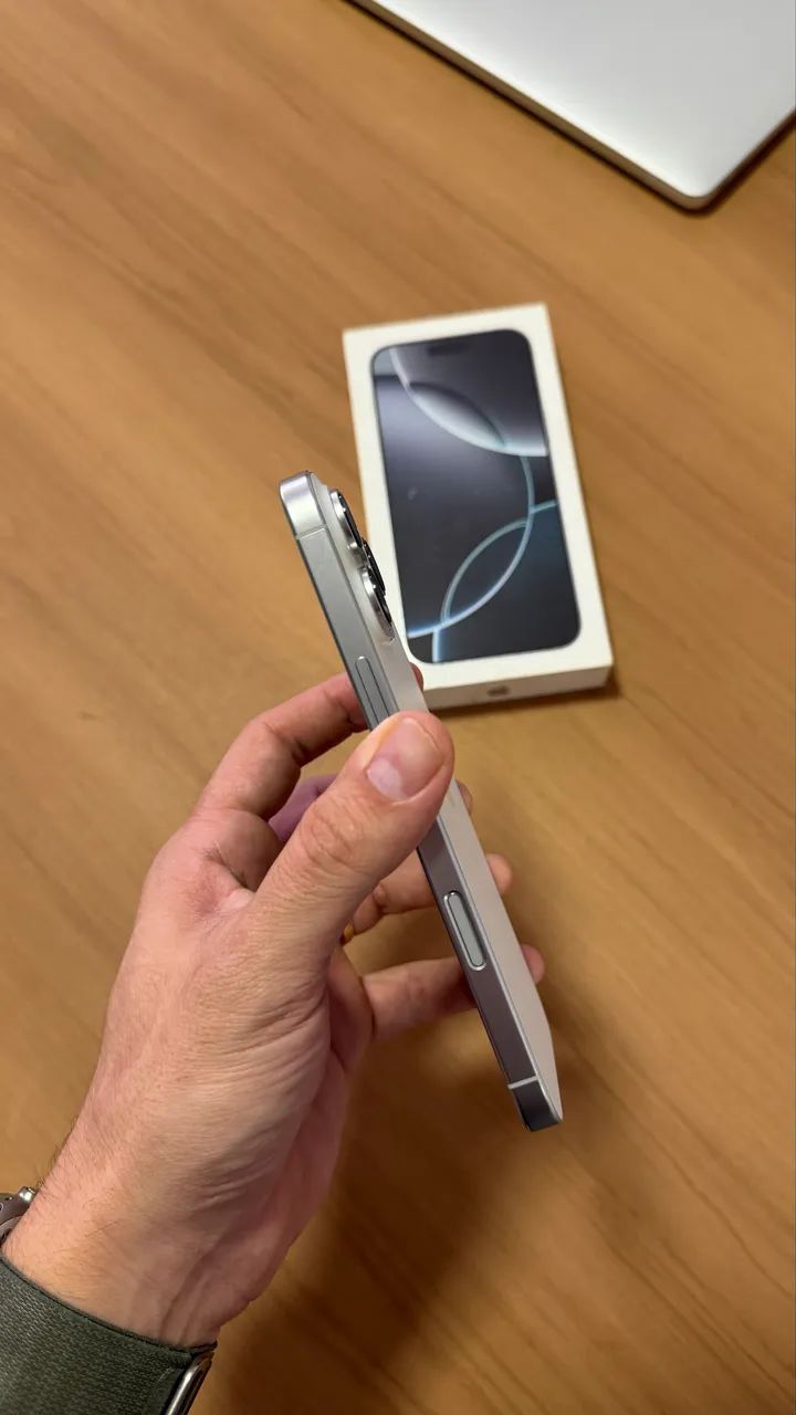 iPhone 16 Pro Max 256GB White Titanium Seminovo 100%, Garantia