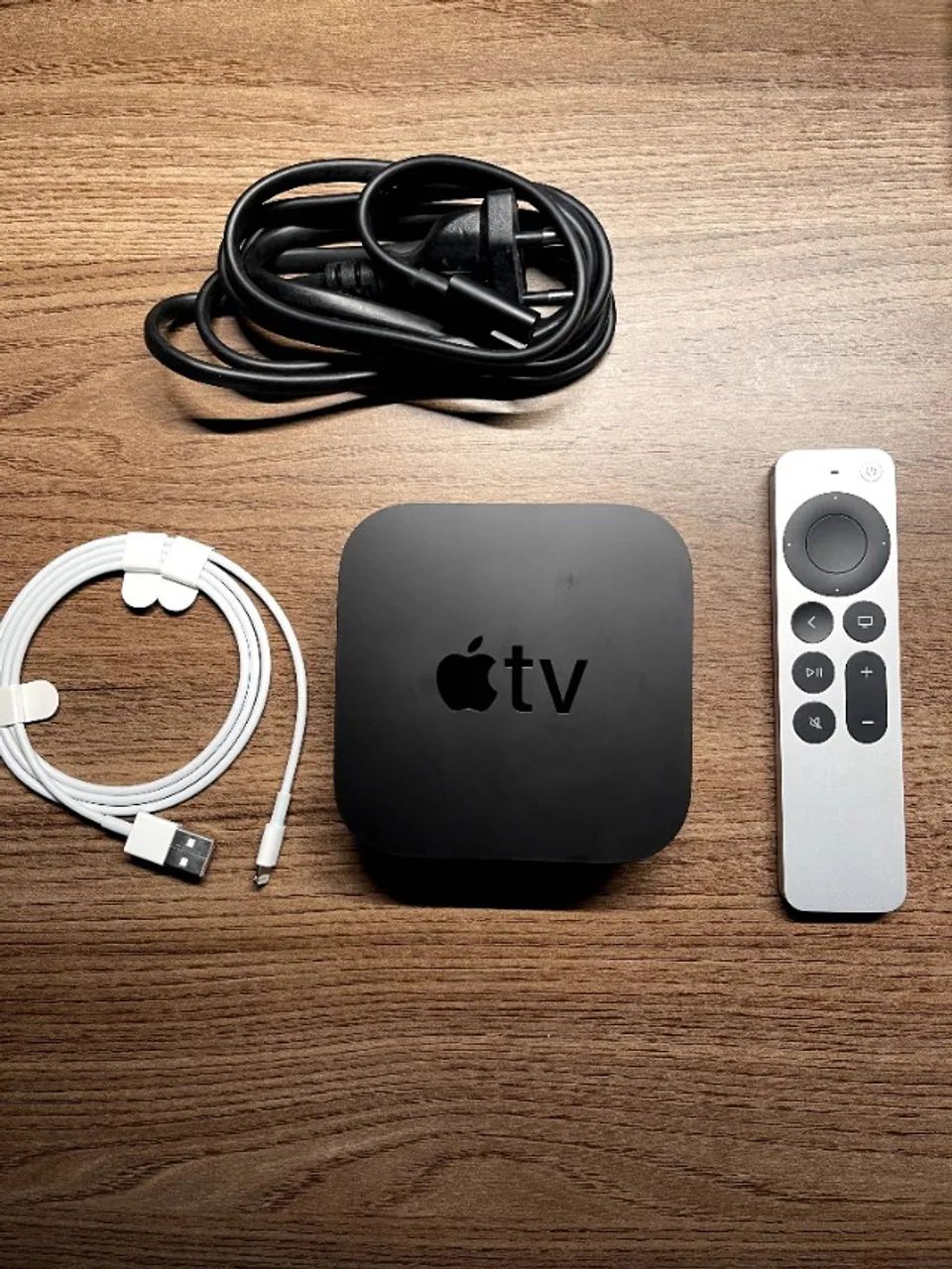 Vendo Apple TV HD de 32GB em perfeito estado de conservação, funcionando perfeitamente