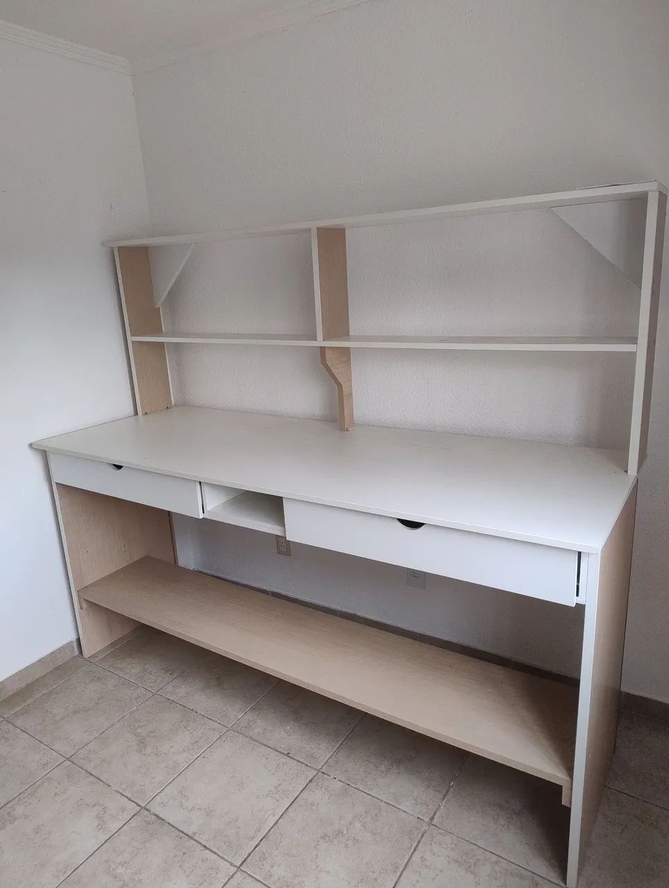 Bancada de Trabalho em MDF - 2,20 m com 2 Gavetas e Prateleiras - Foto 2