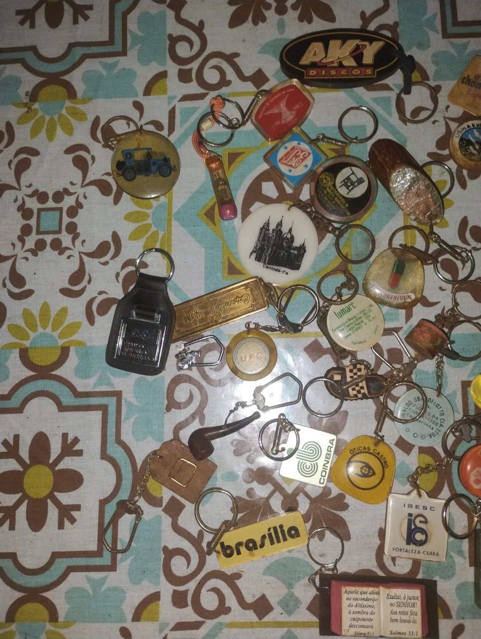 Vendo uma coleção de chaveiros antigo  - Foto 3