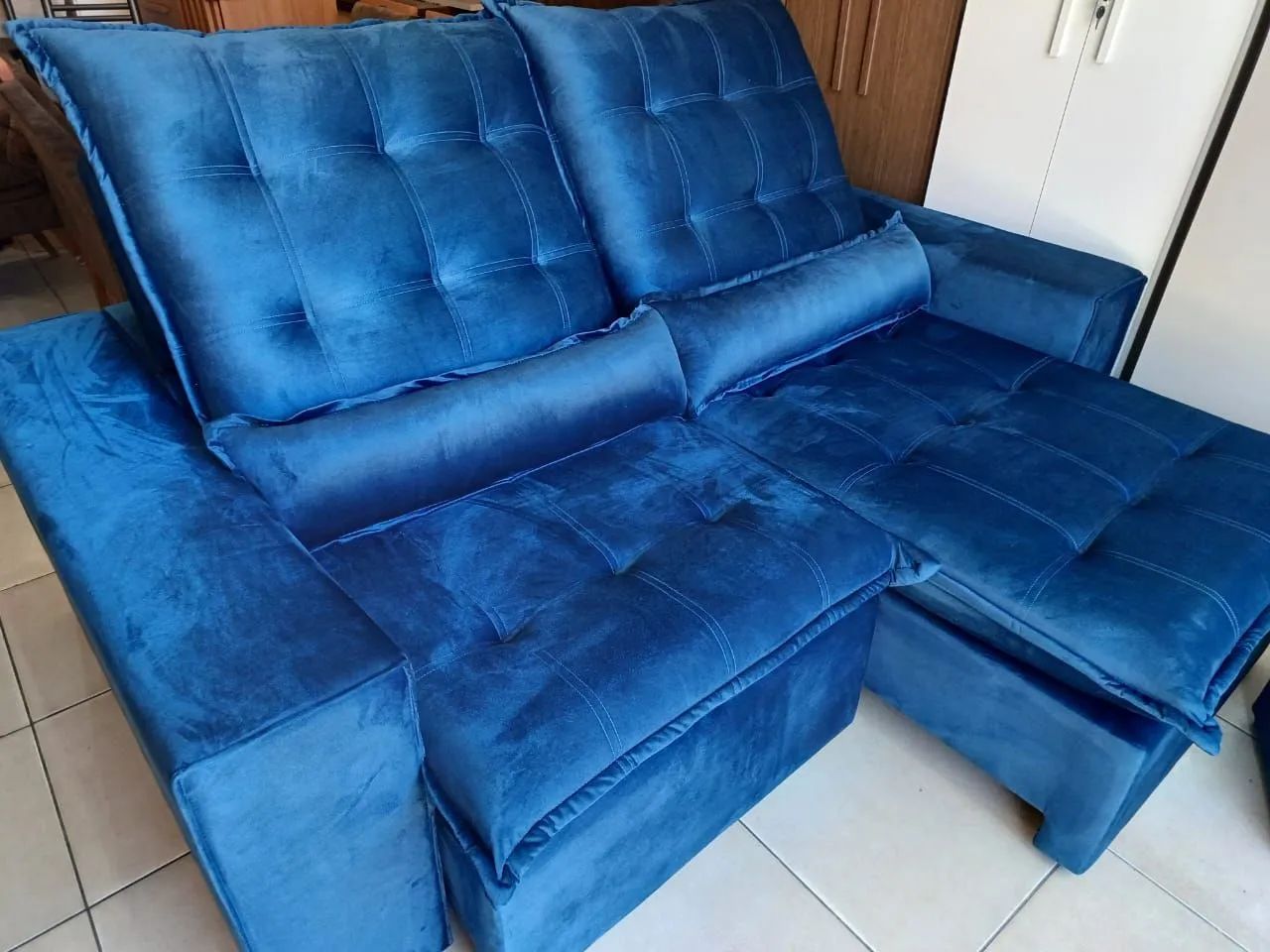 Sofá Retratil Novo Cor Exclusiva Azul tem 2.10 de largura. - Foto 3