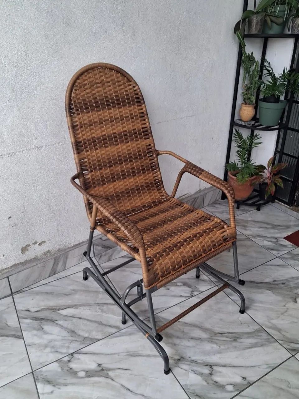 Cadeira de balanço com molas vime sintético  - Foto 3